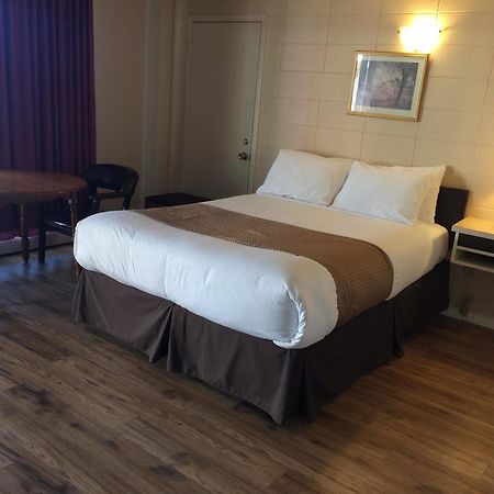 Siesta Motel Olds 外观 照片